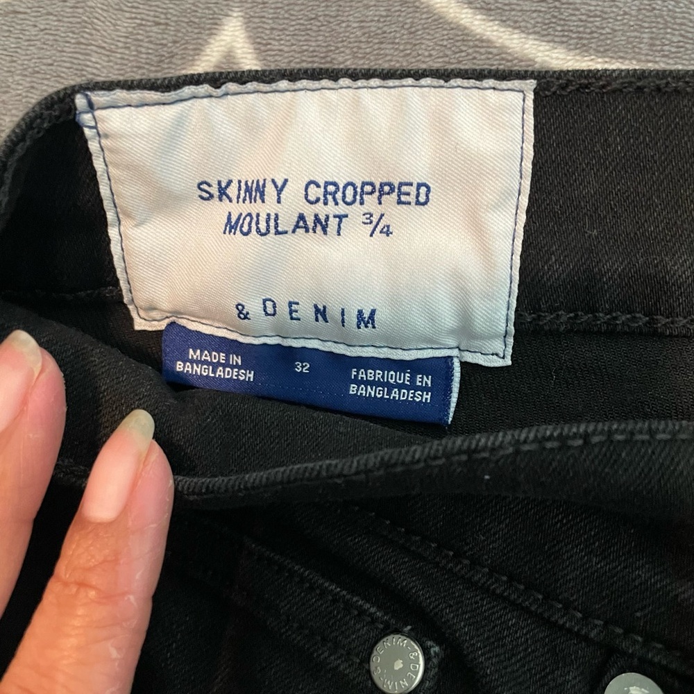 H&M Black Skinny Cropped Jeans
